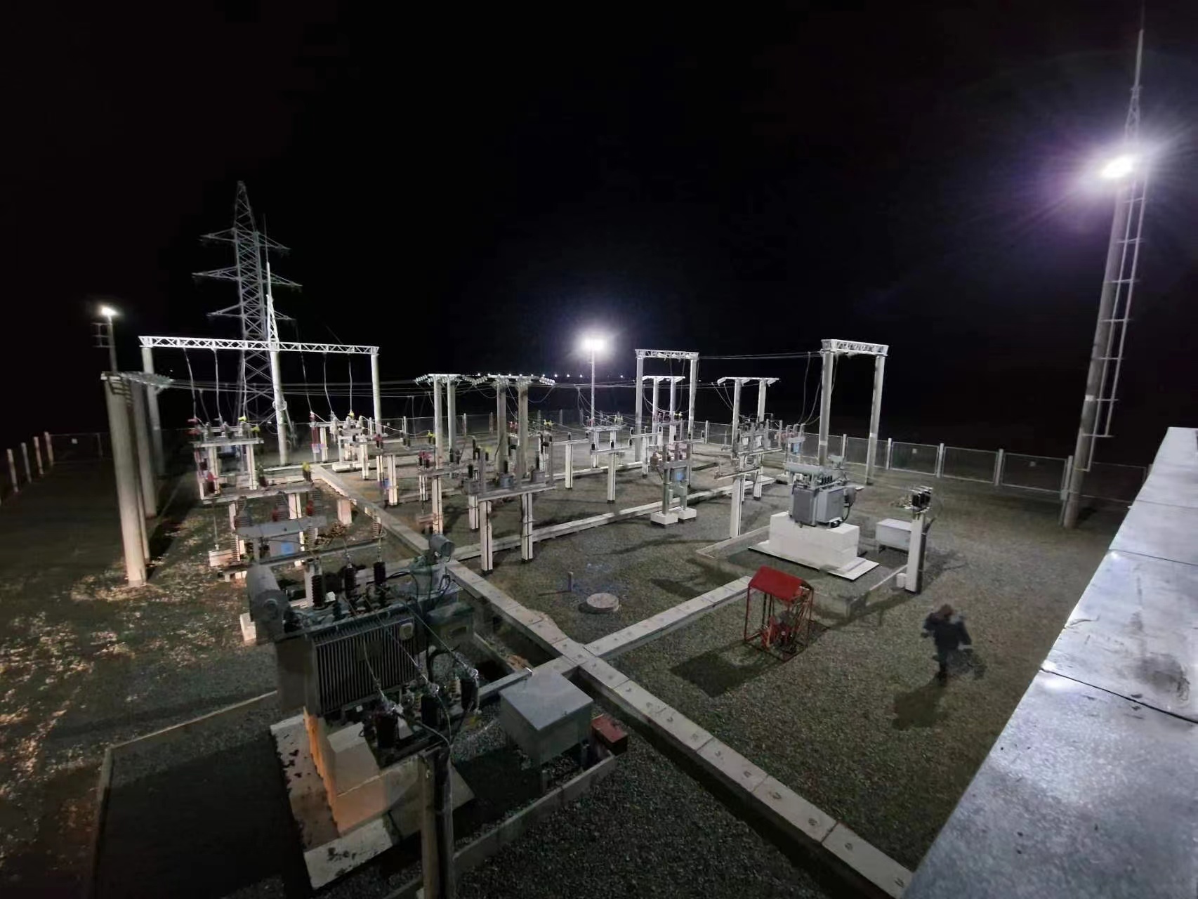 يعمل مشروع فرعية Mongolia 35/10KV بنجاح!